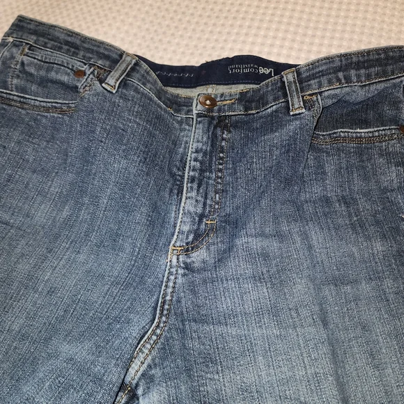 LEE COMFORT WAISTBAND EUC WOMEN'S SIZE 16 P DENIM BLUE JEANS - Picture 2 of 7